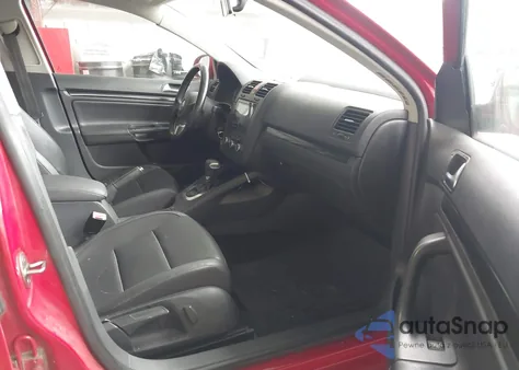 2010 Volkswagen Jetta Se z USA, uszkodzony, nr VIN 3VWRZ7AJ9AM035046